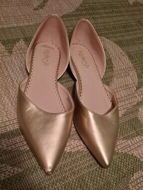 Refresh Metallic Gold Pointed D'Orsay Flats